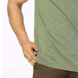เสื้อยืดคอกลมแขนสั้นผู้ชาย สีพื้น ผ้าฝ้ายเจอร์ซีย์ 100% ทรงปกติ สวมใส่สบาย เป็นมิตรกับสิ่งแวดล้อม ระบายอากาศได้ดี - Product Image 4