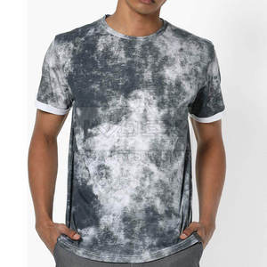 เสื้อยืดคอกลมแขนสั้นผู้ชาย ลายมัดย้อม ทรงปกติ ผ้าถัก ลายพิมพ์ สีเทาขาว - Product Image 1