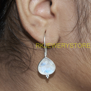 ต่างหูห้อยทำมือจากมูนสโตนสีรุ้งธรรมชาติ เงินแท้ 925 ดีไซน์โบโฮ สำหรับผู้หญิง ของขวัญสำหรับพี่สาว แม่ - Product Image 6