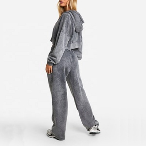 Conjunto Deportivo de Dos Piezas con Logotipo Personalizado, Sudadera Corta con Cierre y Pantalones Cortos de Felpa de Algodón para Mujer, Estilo Vintage - Product Image 2