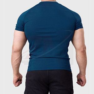 Camiseta de compresión deportiva ligera para hombre, ropa deportiva para entrenamiento físico y deportes al aire libre. - Product Image 3