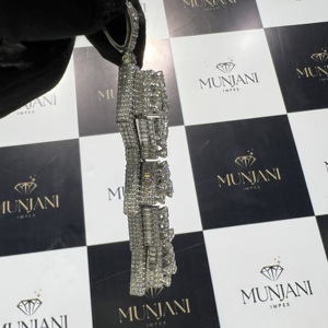Colgantes y Dijes de Moissanita VVS de Lujo con Certificado IGI, Chapados en Oro sobre Plata 925, con Corte Baguette y Engaste de Canal, Personalizables con Nombre - Product Image 6