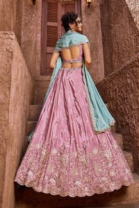 Ensemble de robe semi-couturée en tissu Lehenga Choli brodé rose avec dupatta bleu pour mariage et fêtes, pour femmes - Product Image 2
