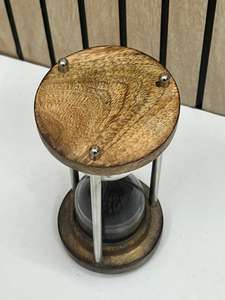 Reloj de arena de madera de 6'' con arena negra |   Reloj de Arena Decorativo Rústico para Mesa - Product Image 3