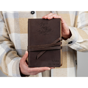 สมุดบันทึกปกหนังสลักลายหัวใจ สมุดวาดภาพสำหรับเดินทาง สมุดบันทึกส่วนตัวพร้อมปักชื่อ ของขวัญเย็บด้ายขอบกระดาษแบบดิบ ปกอ่อน - Product Image 5