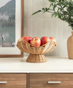 Frutero Escultural de Ratán Festoneado, Tazón de Frutas Tejido Artesanal para Centros de Mesa de Cocina Costera - Product Image 3