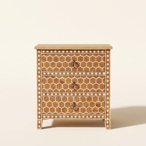 Table de chevet de luxe en bois avec incrustations en os, 3 tiroirs, motif nid d'abeille, meuble indien fait main, décoration de chambre à coucher - Product Image 1