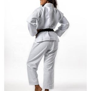 ชุดเทควันโดที่ทนทานพร้อมตัวเลือกการปักที่กำหนดเองชุดศิลปะการต่อสู้ที่สะดวกสบายสำหรับการฝึกซ้อมและการออกกำลังกายทุกวัน - Product Image 2