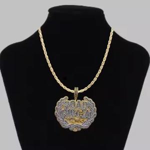 Pendentif Hip Hop pour Hommes avec Design Iced Out et Diamant Moissanite pour Usage Quotidien, Disponible en Gros - Product Image 2