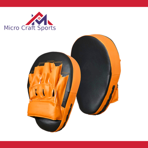 Équipement professionnel de boxe : Palettes de frappe en cuir personnalisées pour l'entraînement de boxe et d'arts martiaux – Qualité pakistanaise - Product Image 6