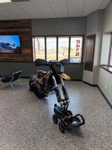 Bajo Precio: Husqvarna 450 2019 con kit de motocicleta de nieve MTN.TOP (C3) 2023, 80 horas de uso, incluye piezas originales y manual. Disponible. - Product Image 5