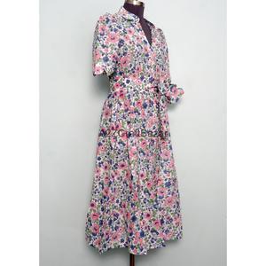 Vestidos midi casuales de punto con cuello en V estilo canguro de diseñador indio para mujer, ecológicos, lavables, con estampado floral y decoración de botones. - Product Image 5