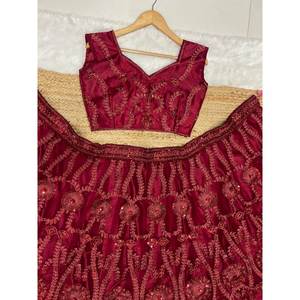 Dernière Designer Belle Lehenga Choli avec paillettes Dori Travail pour les mariages - Product Image 5