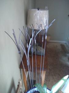 Campana Colgante de Metal con Forma de Flor para Jardín, Estaca Decorativa para Patio Exterior, Adorno de Paisaje Estilo Linterna - Product Image 4