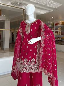 Ensemble de soirée de créateur en soie, haut, pantalon palazzo et dupatta, avec broderie riche, travail de sequins, de dori et de motifs, entièrement cousu, tenue ethnique - Product Image 6
