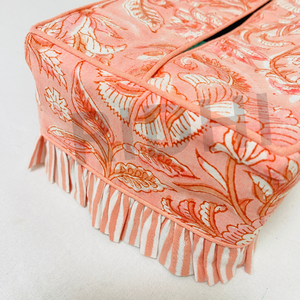 Housse de boîte à mouchoirs décorative en coton imprimé à volants motif floral Ridhi Floral Rose Garden, réutilisable pour la salle à manger d'hôtel - Product Image 3