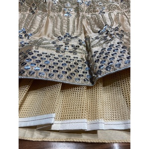 Lehenga Choli de créateur coupe trapèze pour les fêtes, avec de magnifiques broderies et taille naturelle - Product Image 6