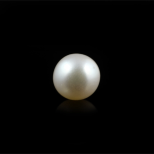 Handcrafted 5.75 Carat Loose Freshwater Pearl Gemstone for Fine Jewelry - Product Image 1