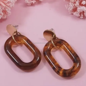 Joyería diaria minimalista, pendientes de resina transparente de color sólido en forma de C, pendientes de resina para mujer - Product Image 2