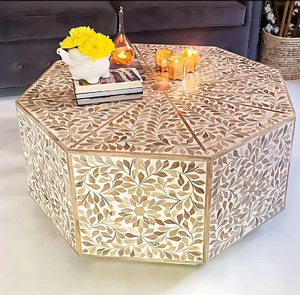 Table basse ronde beige et blanche avec incrustation florale en os sur le dessus et détails verticaux sur la base. En gros. - Product Image 3