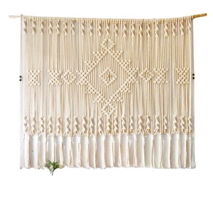 Hermoso Tapiz de Macramé Grande Hecho a Mano - Product Image 1