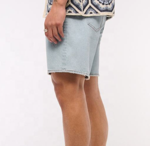 Shorts Bermuda en jean bleu clair pour homme, taille haute, fermeture boutonnée, couleur unie, décontracté, en coton tissé lavé, respirant - Product Image 2