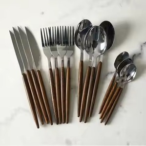 Ensemble de couverts minimalistes avec manches en bois, finition miroir haute brillance, compatibles lave-vaisselle, ustensiles de table pour mariage - Product Image 1