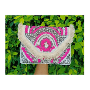 Bolso de mano de lona con cuentas hecho a mano para mujer de Guru Kirpa Export House colección de noche y fiesta de Navidad estilo mensajero - Product Image 4