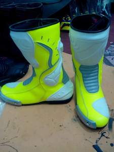 รองเท้าขี่มอเตอร์ไซค์หนังวัวแท้คุณภาพสูง รองเท้าบูทขี่มอเตอร์ไซค์แบบหุ้มข้อสูง รองเท้าหนังสำหรับแข่งรถมอเตอร์ไซค์ - Product Image 3