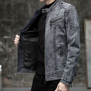 Veste en jean de coton pour homme avec fermeture éclair, design sportif brodé style motard, col rabattable, finition soignée - Product Image 5