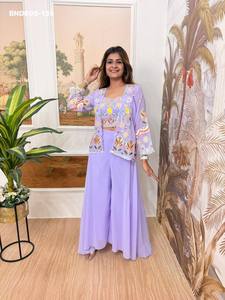 Blusa de georgette con bordados de aspecto elegante y color llamativo, conjunto de blusa-koti y pantalón palazzo, fabricante de la India, moda femenina. - Product Image 2