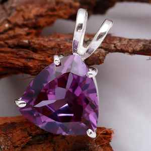 Pendentif Trillion en Alexandrite Violette, Argent Sterling 925, Fait Main, Style Bohème Vintage, Bijou en Pierre Précieuse, Cadeau pour Femme et Enfant, Plaqué Or 18K - Product Image 2