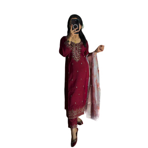 กางเกงทำงานปักลายผ้าไหม Chinon ที่น่าสนใจพร้อมสีน้ำตาลแดง Dupatta - Product Image 1