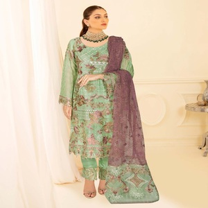 Vestidos de Panjabi paquistaníes bordados de gasa para mujer en trajes de tres piezas de gasa Diseñadores paquistaníes por Ramsha Vol 2017 - Product Image 4