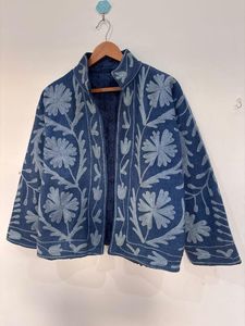 Veste courte en coton et laine brodée à la main, style Suzani, pour femme, coupe-vent, écologique, chaude pour l'hiver, idéale pour les fêtes sur la plage - Product Image 3