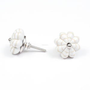 Pomos de Cerámica Blancos con Diseño Floral para Gabinetes |   Tirador de porcelana hecho a mano con diseño floral para cómodas, armarios y decoración de muebles - Product Image 4