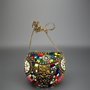 Pin de Esmalte de Zinc con Diseño Clásico de Arte de Banksy, Niña con Globo Rojo, Niño Lanzador de Flores, Insignia, Decoración para el Día del Padre, Moda para Solapa - Product Image 4