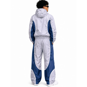 Ensemble de survêtement en nylon réfléchissant avec strass pour homme, coupe-vent zippé à empiècements contrastants et pantalon de jogging, vente en gros personnalisée - Product Image 2