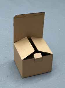 Boîte en carton ondulé pliable sur mesure, matériaux recyclés pour le commerce électronique, la vente au détail, les cosmétiques, l'électronique, les cadeaux, haute qualité - Product Image 2