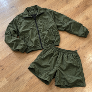 Veste sans manches à col demi-zip en nylon, short à taille élastique avec poches latérales, vêtements de rue unisexes légers, ensemble deux pièces, vêtements personnalisés OEM - Product Image 3