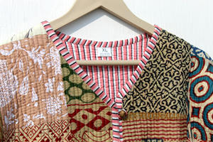 Chaqueta Acolchada de Algodón para Mujer, Estilo Kimono Abierto por Delante, con Ribete a Rayas, Chaqueta Acolchada Hecha a Mano con Borde Crudo, Estilo Boho, Nuevo Estilo - Product Image 4