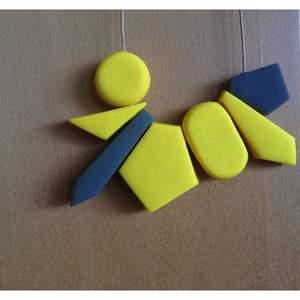 Collier en résine et bois léger et confortable, accessoires de mode au design élégant - Product Image 5