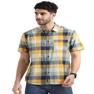 Camisas de manga corta a cuadros neutros de gran tamaño para hombre con cuello cubano y diseño cuadrado abotonado con bolsillo en el pecho - Product Image 2