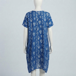 Robe de bain en mousseline de soie bleue pour femme, col en V, imprimé poissons, respirante, coupe classique, style maillot de bain une pièce - Product Image 3