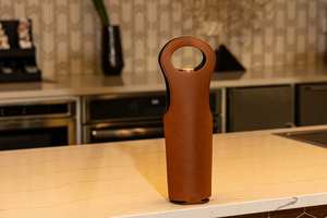 Imra Impex - Funda de Cuero Genuino Hecha a Mano para Botellas de Vino, de Lujo, con Logotipo Personalizado, Impermeable, a Prueba de Polvo, Personalizable - Product Image 4