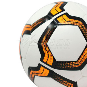 Balón de Fútbol Clásico de Nuevo Diseño Hecho en Pakistán, Cámara de Goma Duradera de Alta Calidad, Personalizable, Más Vendido, Precio Razonable - Product Image 3