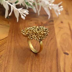 Bague de déclaration inspirée de la nature faite à la main en arbre de corail, bijoux uniques de conception de branche d'or, bague réglable pour les femmes - Product Image 4