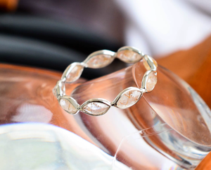 Anillo de Eternidad Marquise de Cuarzo Rutilado Dorado Aurora Gold Vein con Plata de Ley 925, Estilo Lujoso - Product Image 3