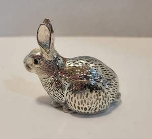 Figura de conejo de aluminio, elegante escultura de lebre, decoración animal metálica diseñada para el estilo contemporáneo del hogar. - Product Image 6