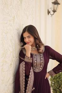Collections de robes Anarkali en tissu Faux Blooming, très tendance, pour mariages et festivals indiens et pakistanais, avec de riches broderies. - Product Image 2